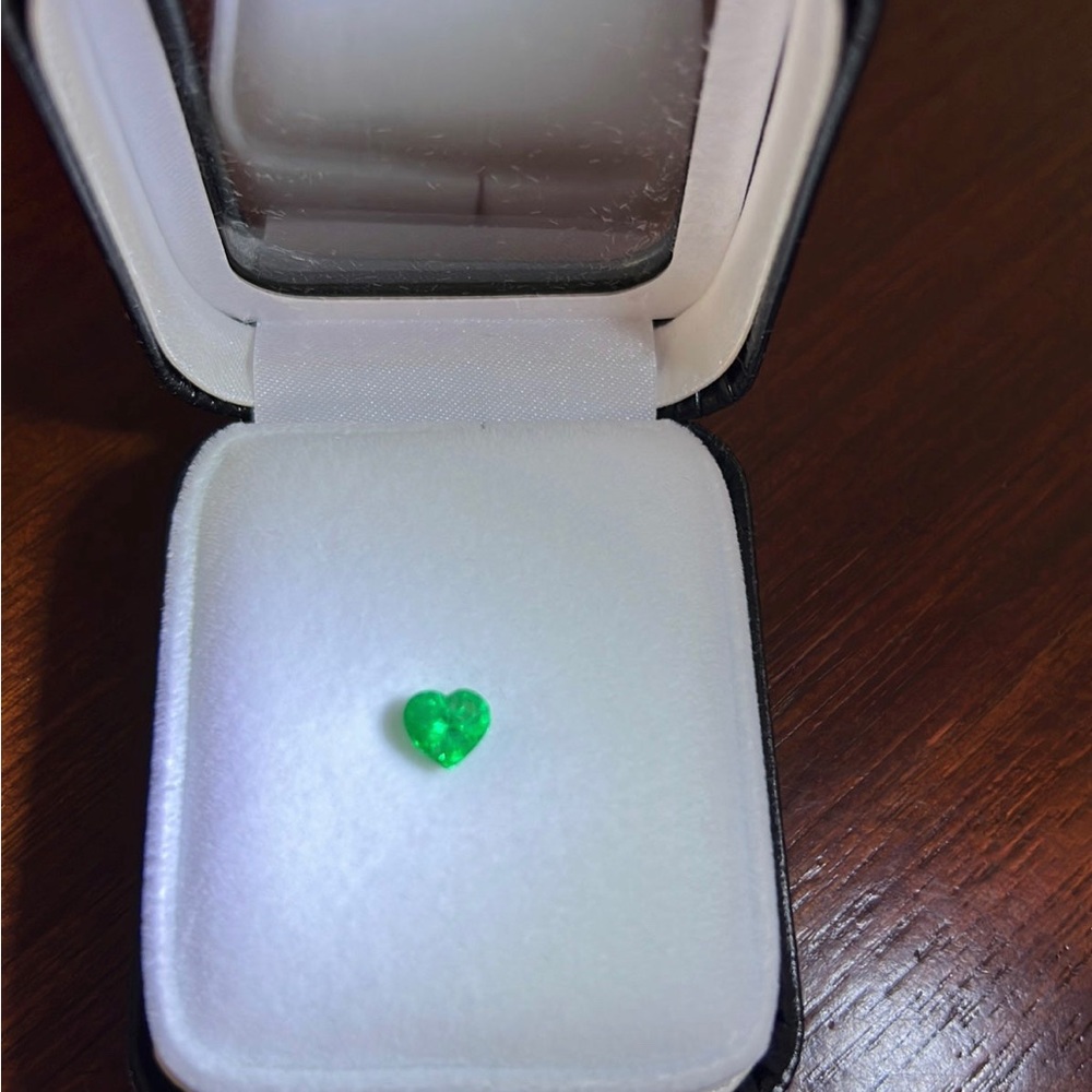 Natural Colombian 💍Emerald 1.08carats heart faceted - Picture 6 of 12